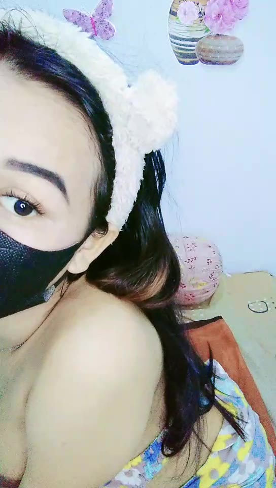 Aleynaa ID: 2801846 Papaya Live telegram bot @DSrecordbot